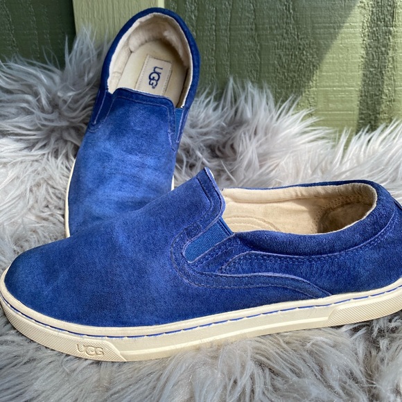 Ugg royal blue suede slip on flats - Picture 2 of 11